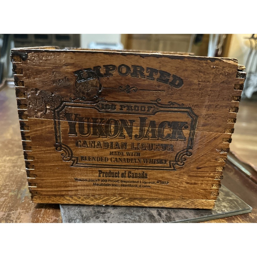 Yukon Jack Canadian Whiskey Vintage Wooden Crate & Lid 7.5x5.5 " Empty Bottles